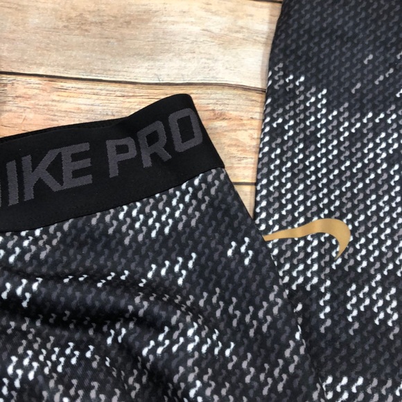 Nike Pro Leggings - Picture 5 of 5